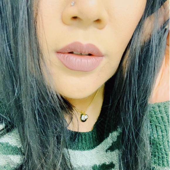 KATE SPADE • White Spot The Spade Necklace - Picture 6 of 8